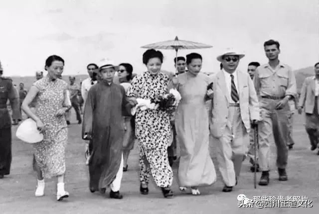 老照片纪念宋庆龄诞辰129周年