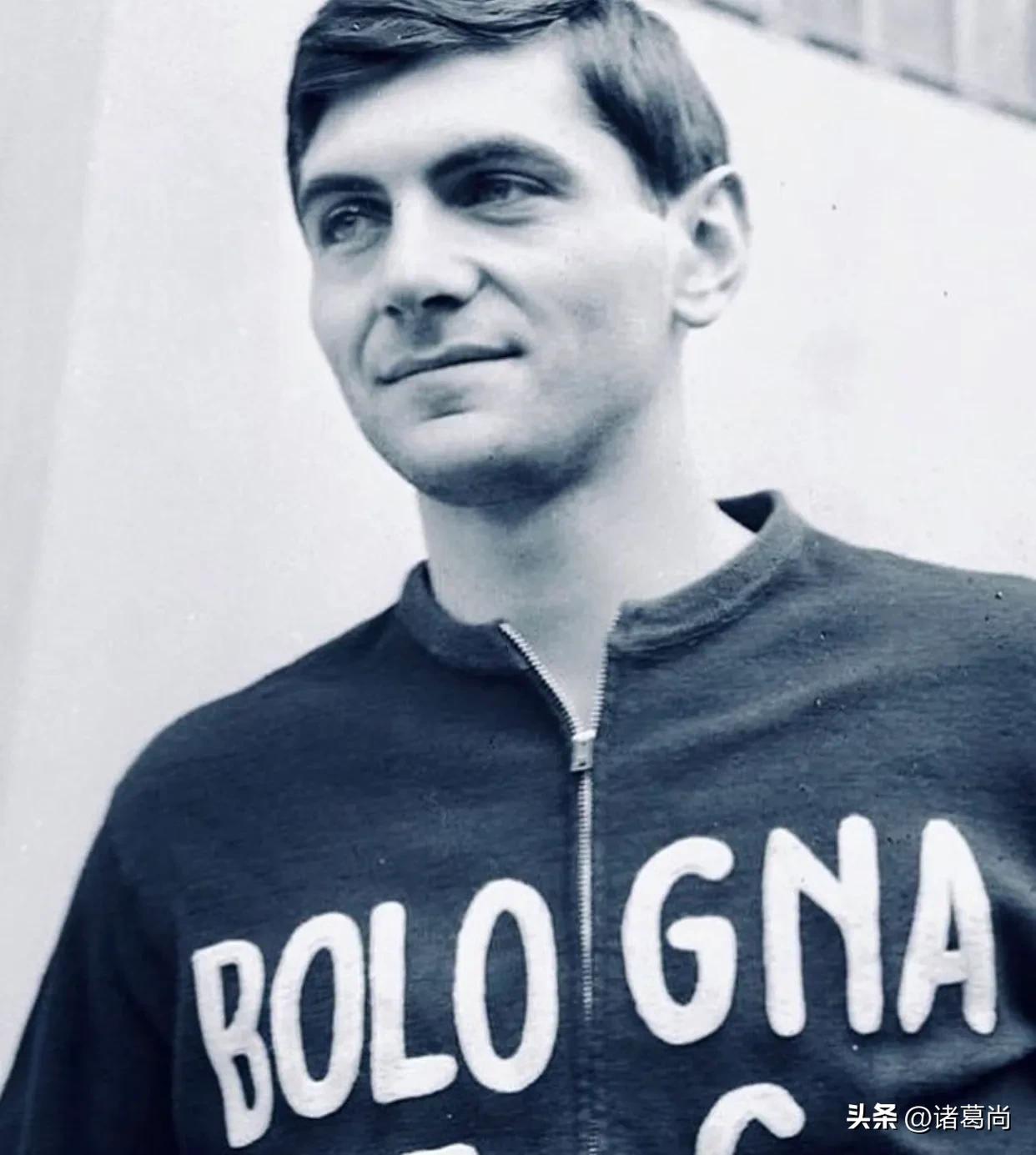 意大利足球队经典球服,意大利男足最新球服