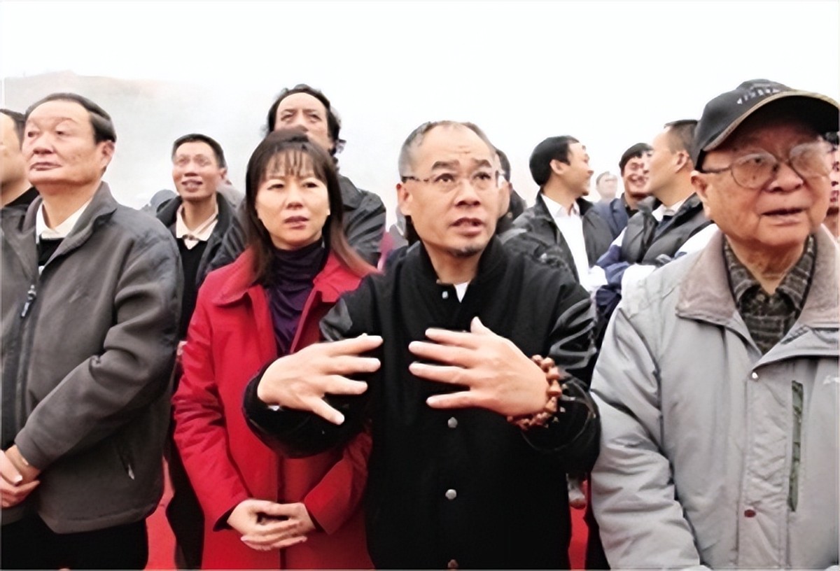 李宁儿女照片大全,李宁儿子女儿照片