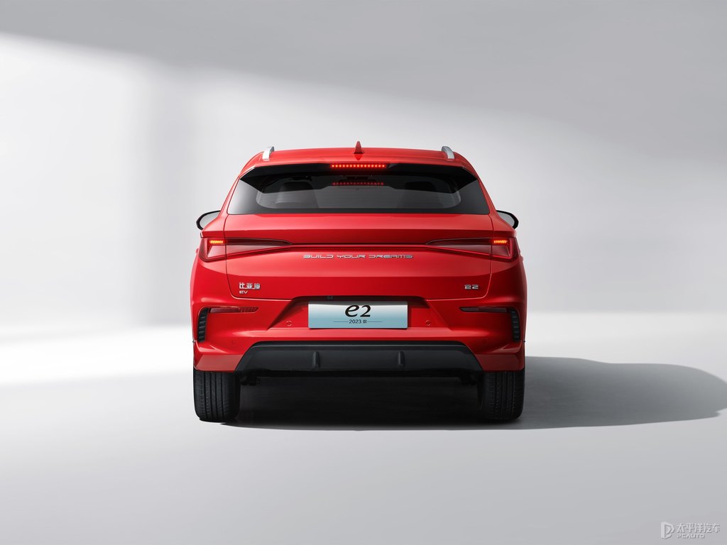 老百姓的顺风车神车e2，从天而降重出江湖闪亮登场，终于等到你