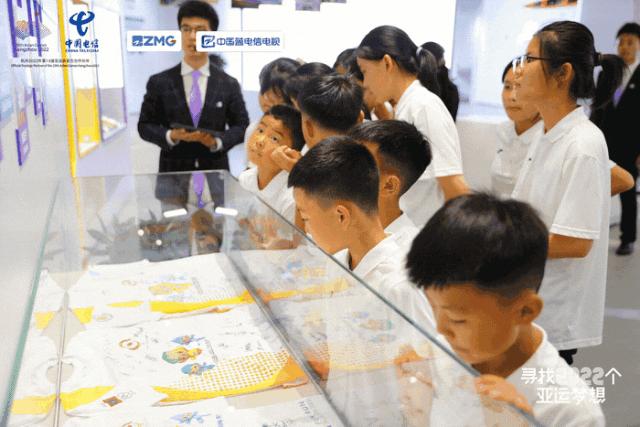 巨幅大旗千人传递，点亮“寻找2022个亚运梦想”圆梦典礼