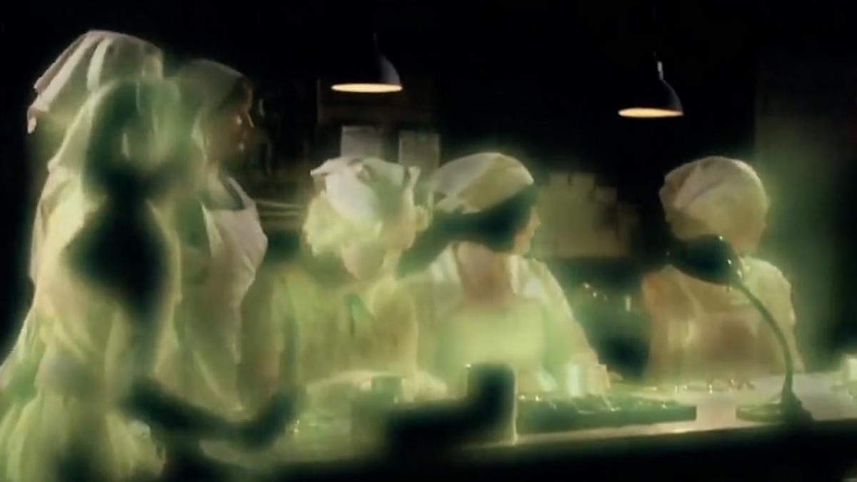 美国富二代喝下1400瓶辐射水，死后三十年，尸体还在发光发热