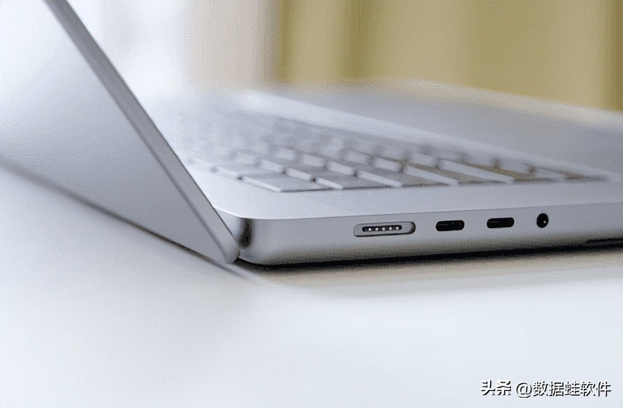 U盘乱码怎么恢复,u盘全是乱码修复后文件丢失