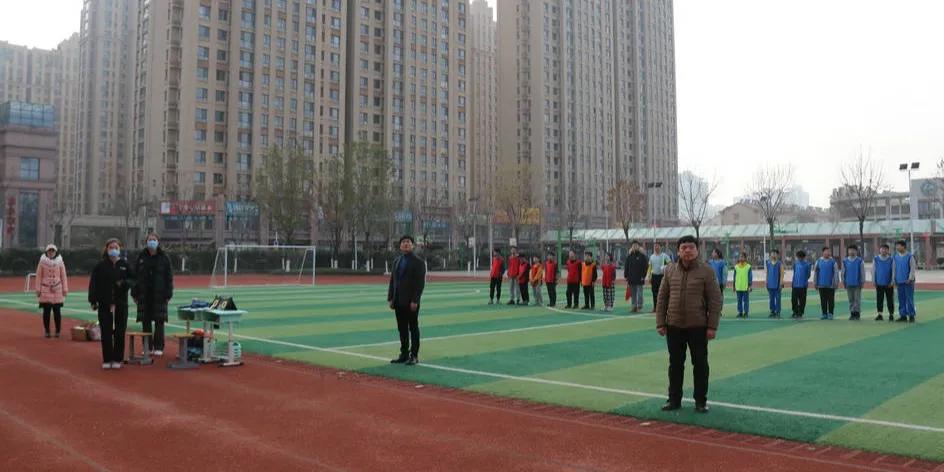 龙泉中心小学足球比赛,龙泉小学校长杯足球比赛