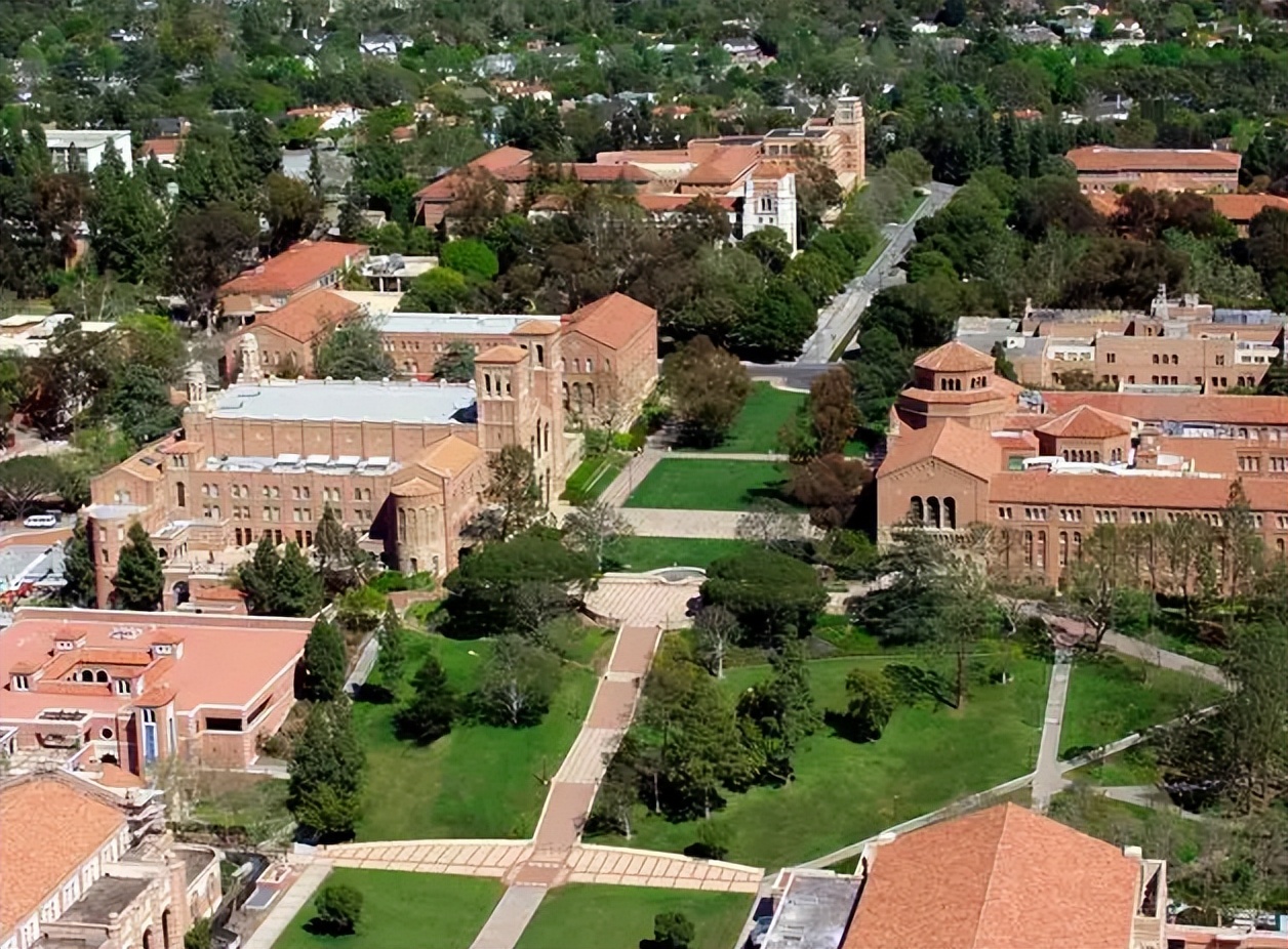 克林顿“拉链门”：美国最著名性丑闻，总统2年与实习生10次偷情