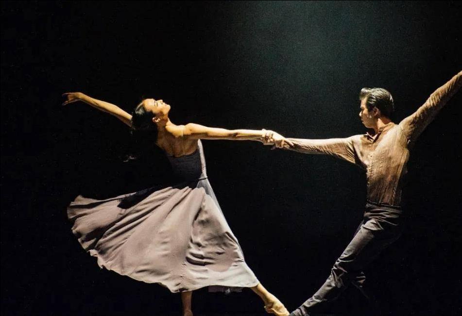 浼婅帋璐濆皵濂崇帇,浼婅帋璐濆皵缁村瘑