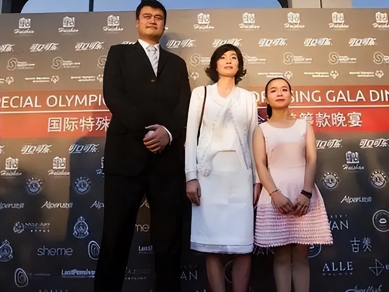 姚明和叶莉年龄,姚明与妻子叶莉