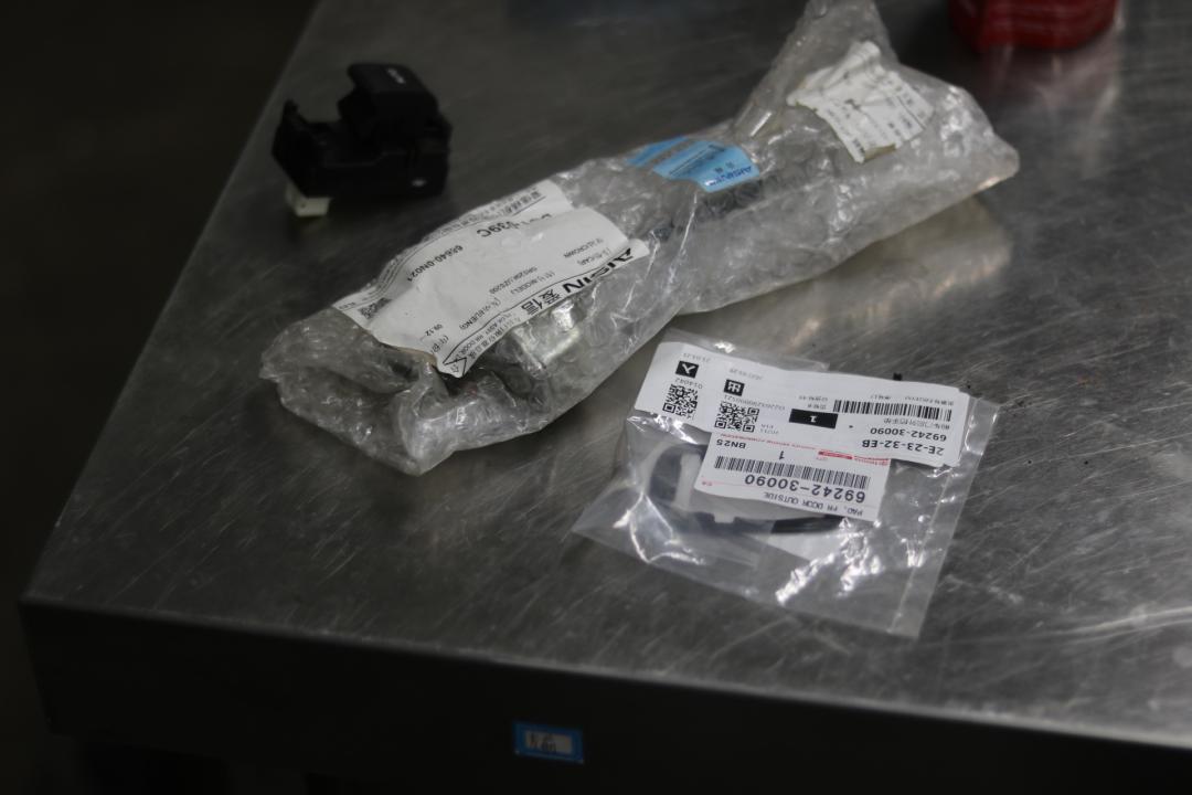 皇冠3.0经典老车翻新复活视频,丰田皇冠13代翻新