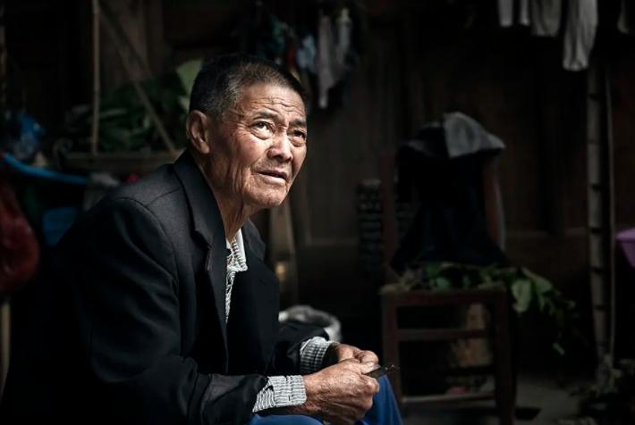 老人长寿对子孙有啥说法,老人受益一生的老话讲解