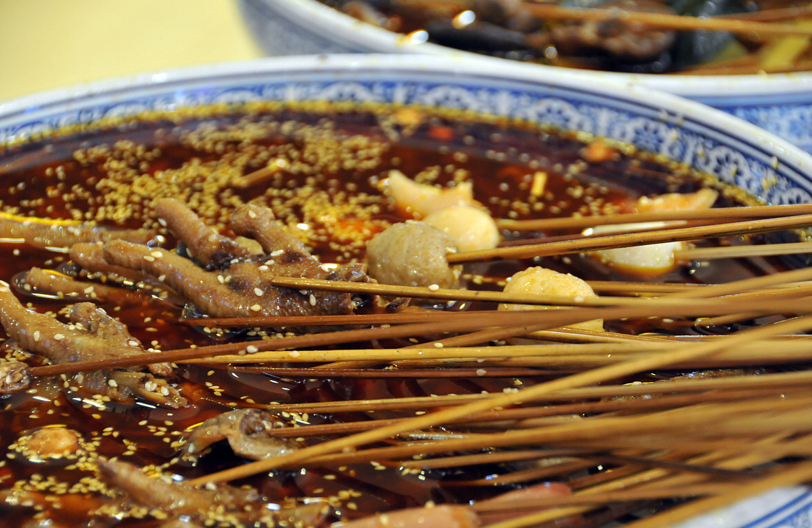 去成都旅游必吃的美食有哪些,成都最值得玩的景点和小吃