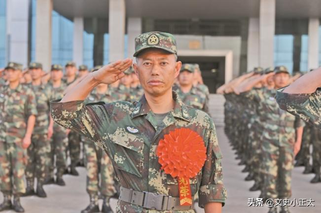 “兵王”王忠心：妻子“笑话”只长胡子不长职位，退役后过得如何