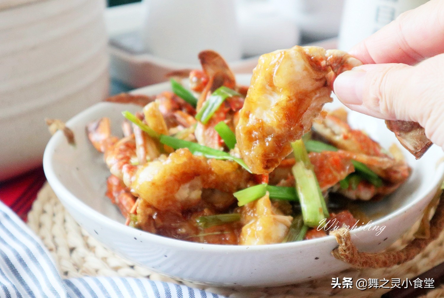 螃蟹不要蒸锅的做法,螃蟹不用剁怎么炒来吃才最好吃