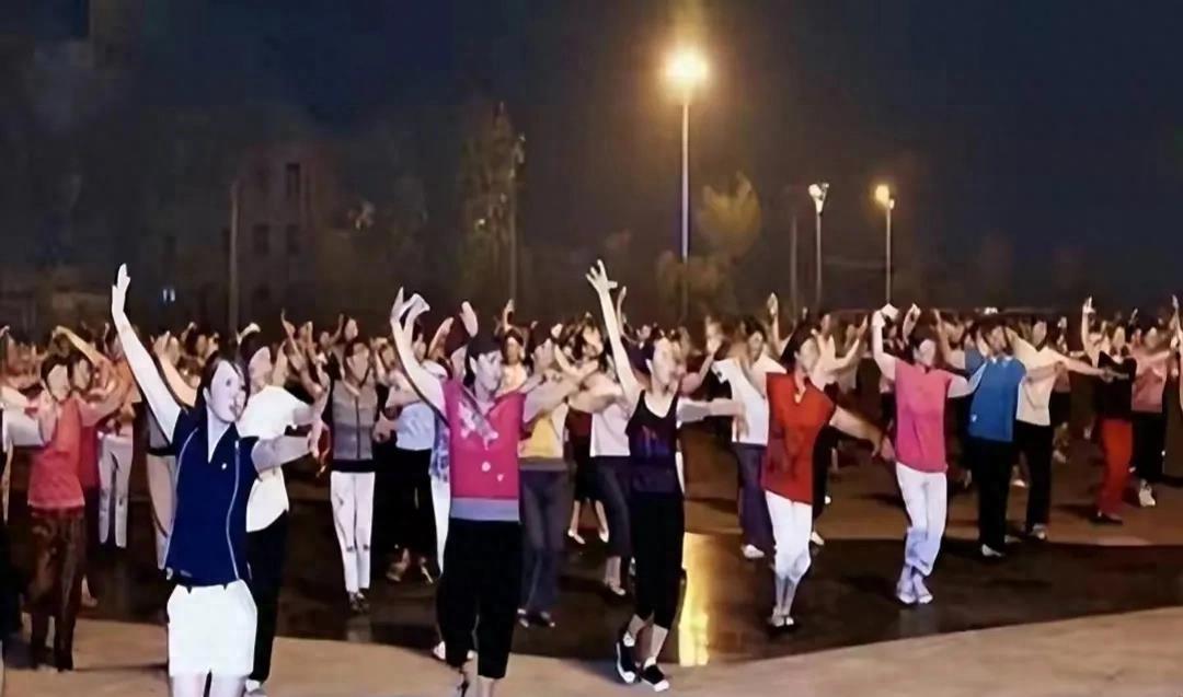 51岁阿姨醉酒后被带走并注射了*药春**，后来我心情不好，你也好不了