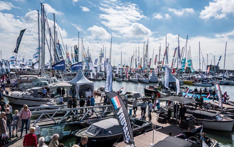 你还在划桨板？荷兰人都在水上骑自行车了