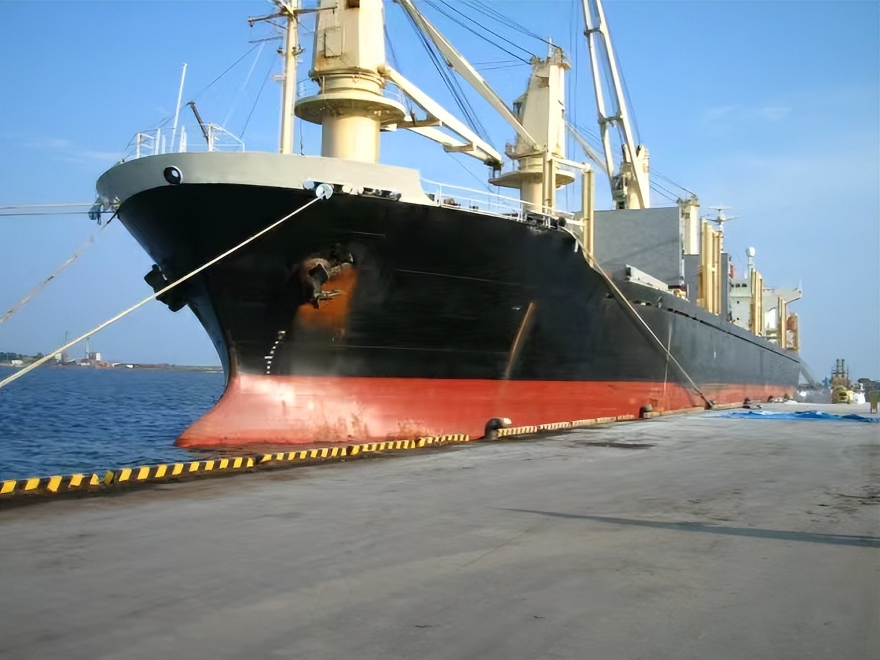 船到日本，当地人免费为船员分享网站解寂寞，却带来一系列问题