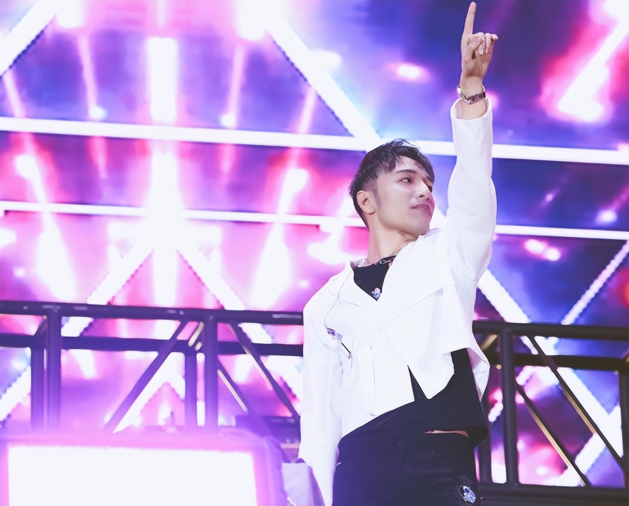 网红田一名骗钱后续,田小丽挪用公款