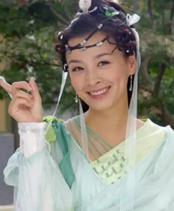 从“万人唾”的郑爽，到张庭夫妇，明星割韭菜的方式越来越丑陋