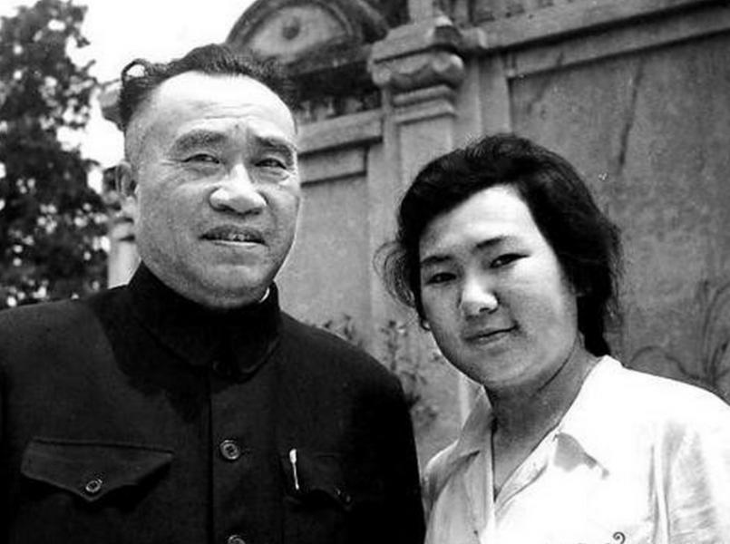 中国女孩被困德国集中营5年，得知其父亲身份，斯大林：快找到她