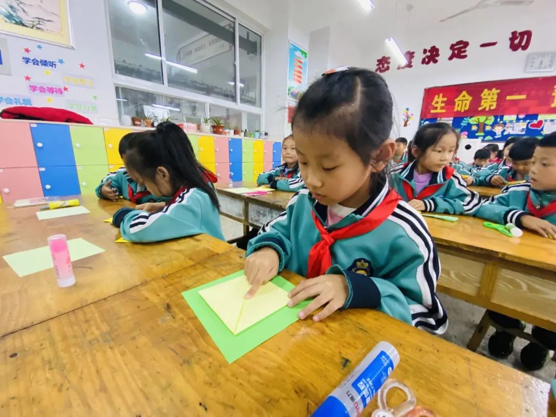 折纸社团课堂照片,手工社团折纸教案