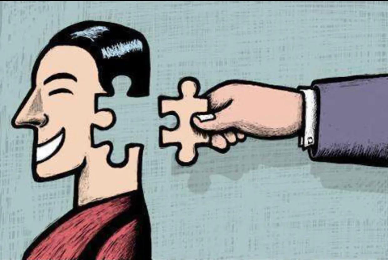 职场—违反规定回疫情老家奔丧的同事，埋葬了亲戚也葬送了前程