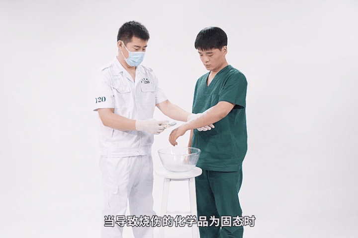 19岁女孩重度烧伤有生命危险吗,7岁小女孩被火烧伤