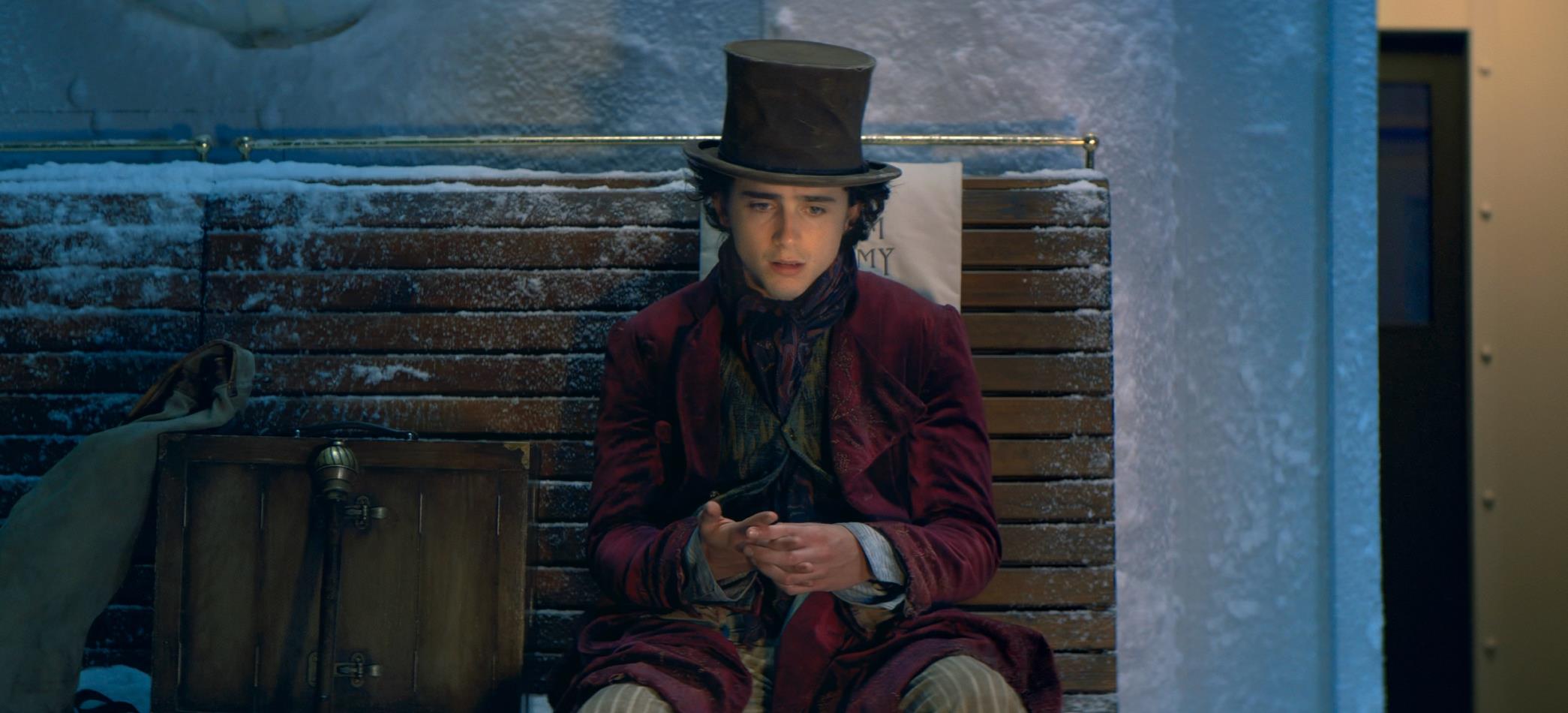 R级！片长138分钟一刀未剪，影史票房第一导演一出手，港片有救了