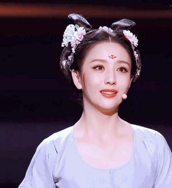 这6位女星上镜前后反差巨大,11位女明星发福前后判若两人