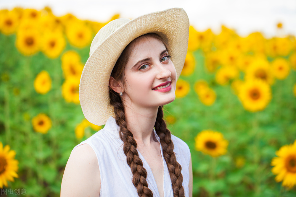 海外轶事：中国大叔打败跆拳道高手扬名俄小镇，娶小镇最美女孩