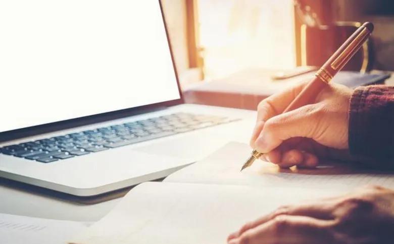 自媒体一年赚100万是真的吗,自媒体收入过百万的人