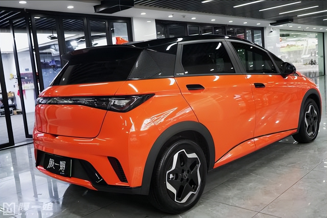 镀晶和隐形车衣哪个实用,汽车镀晶和隐形车衣哪个好