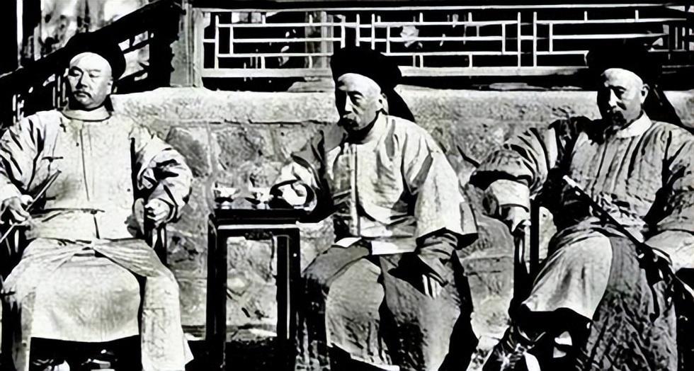 30张日本大*杀屠**罪行照片，日军闯入民宅祸害妇女，这就是罪证