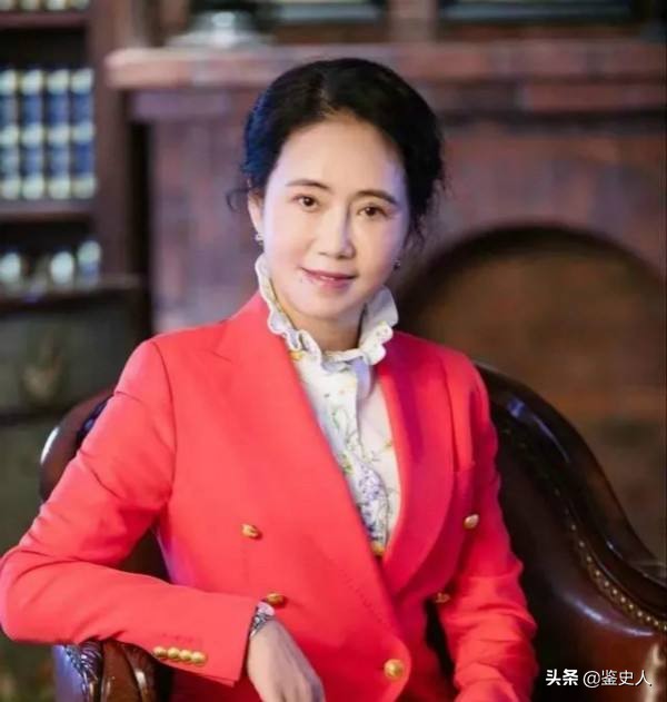 浙江女首富周晓光白手起家攒800亿,江苏女首富身价多少亿