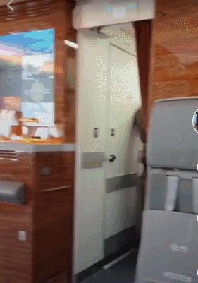 抖音90后网红富婆、日常养豹、出行包专机、到底是一种什么体验？