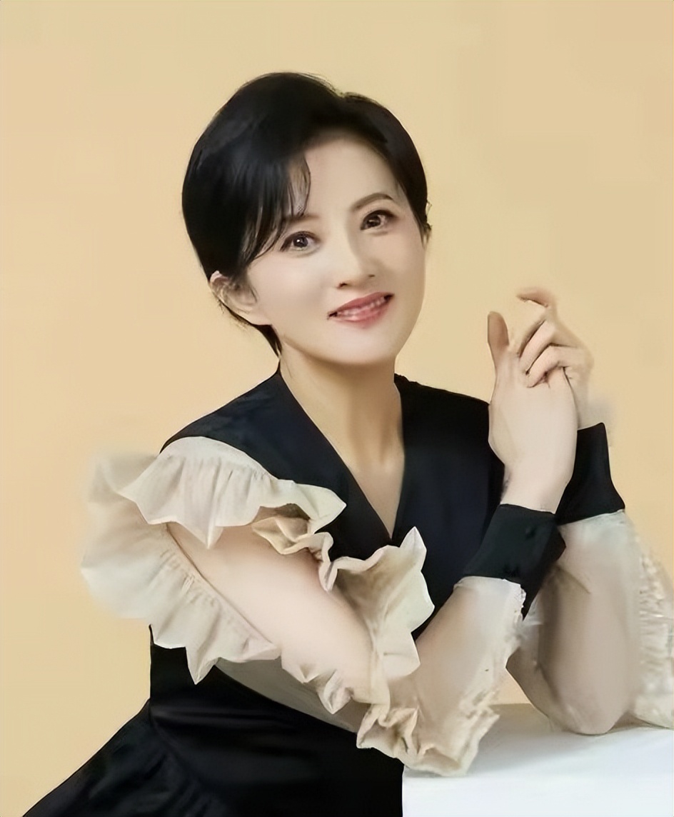 金铭和撒贝宁私下关系,金铭撒贝宁14岁就想娶她