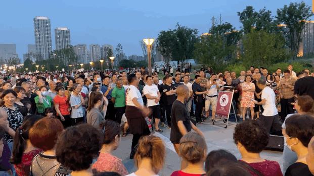 凤凰山，宇宙级草根网红孵化中心