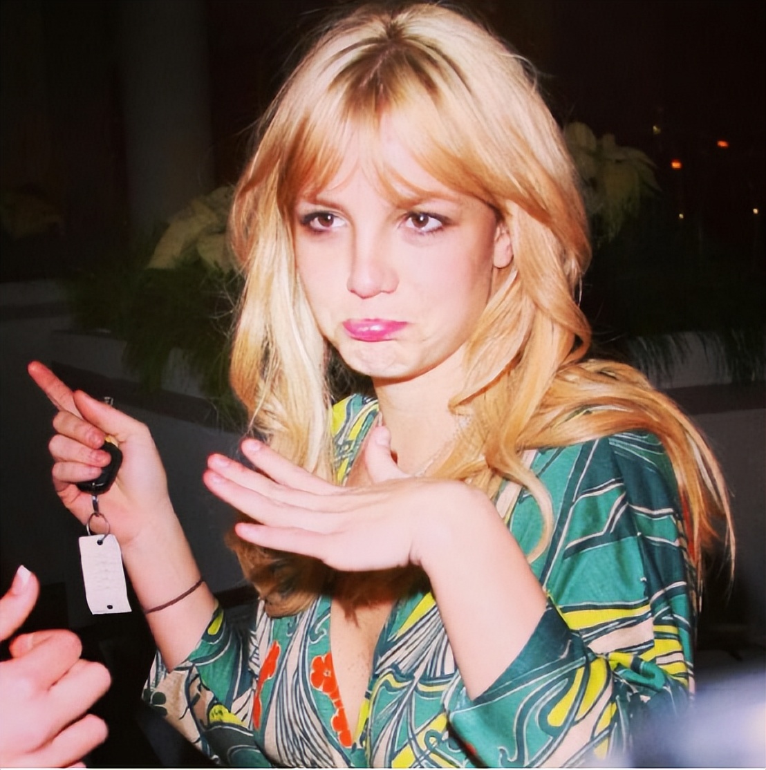 被父亲奴役13年的“小甜甜”,体内被放节育器,不让她见自己孩子