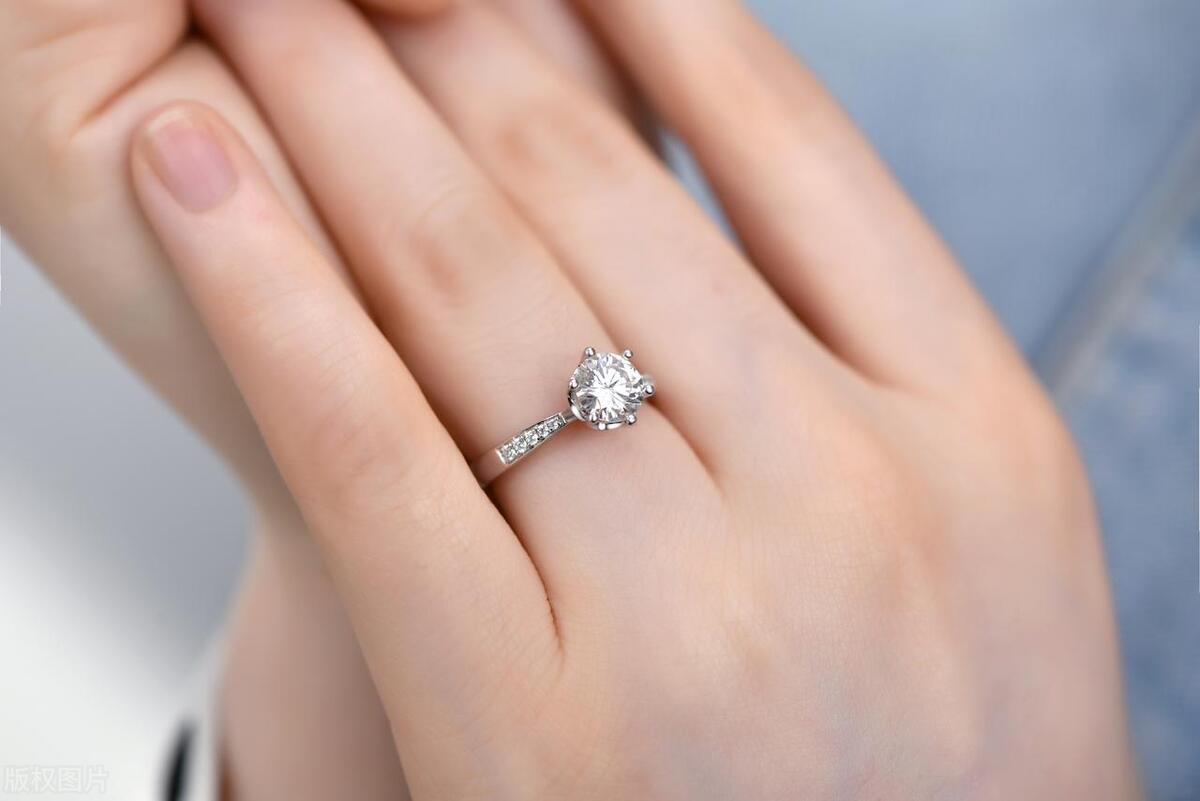 钻石恒久远一颗永流传骗局,钻石恒久远是不是真的