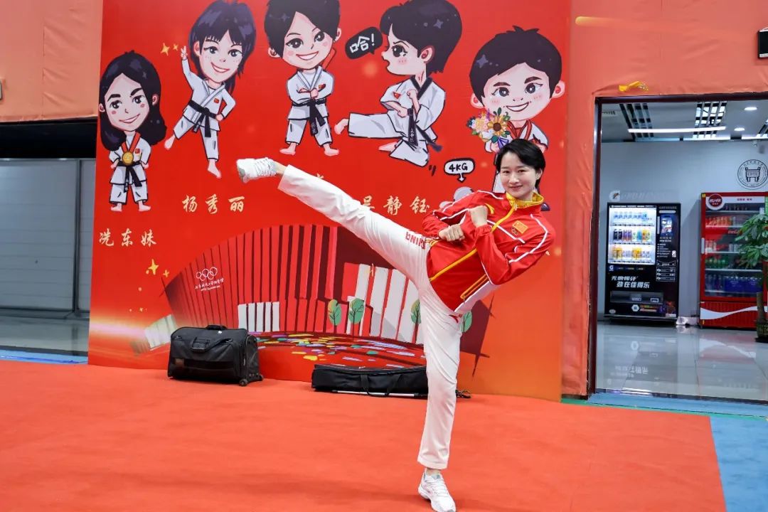 五位奥运冠军抢金牌,2021奥运冠军走进人民大会堂