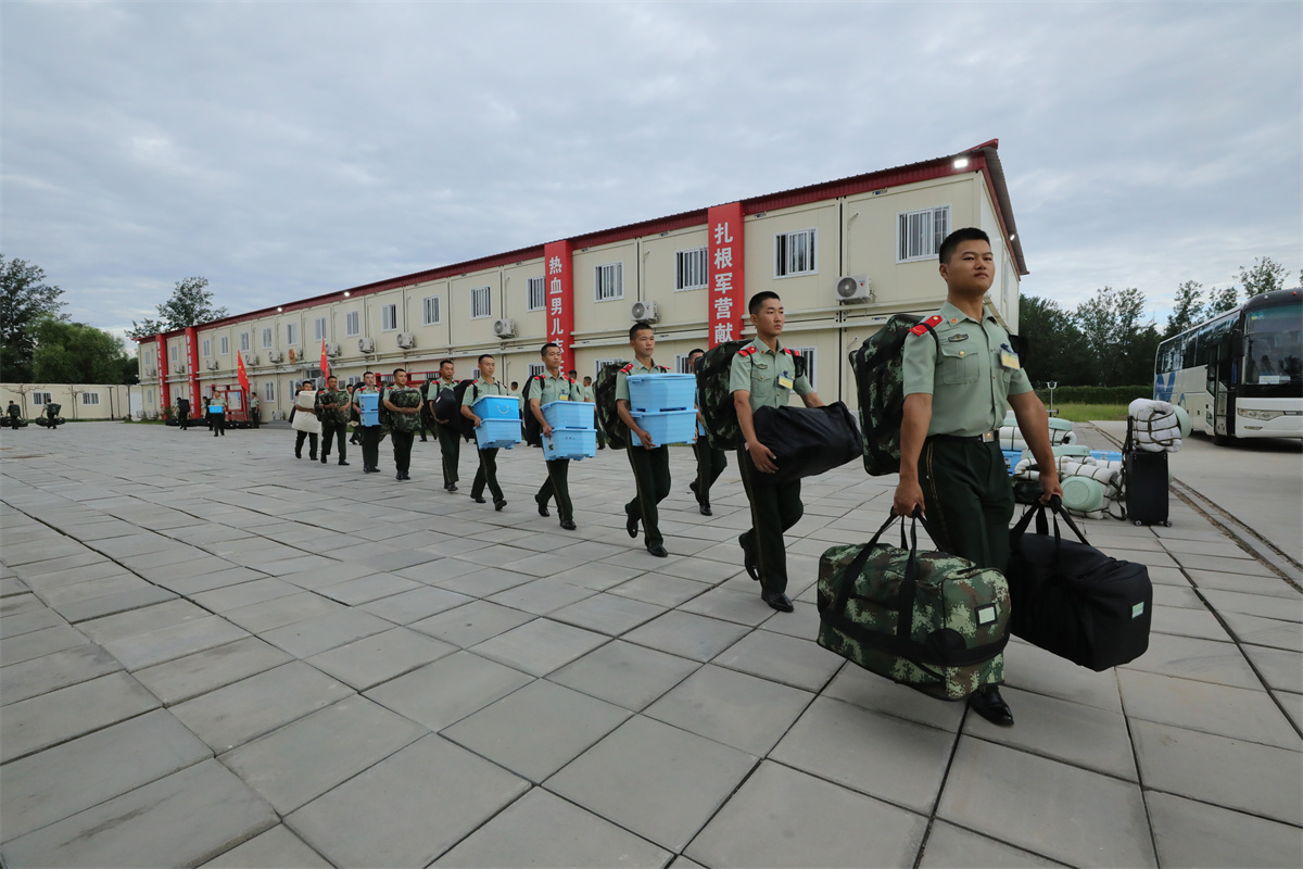 欢迎新同志的加入,欢迎新同志们来到军营