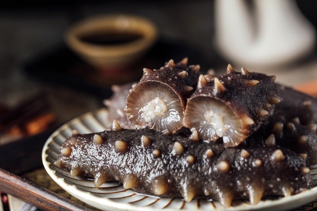 买海参有时是硬的有时软的哪种好,买海参干的好还是冻的好