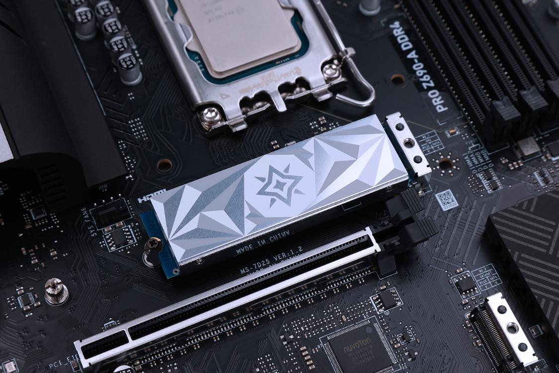 怎样选择一台性价比高的组装机箱,13600k电脑主机配置推荐