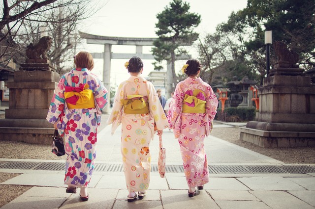 海关退运3700吨洋垃圾新闻,近2000吨洋垃圾被海关退运