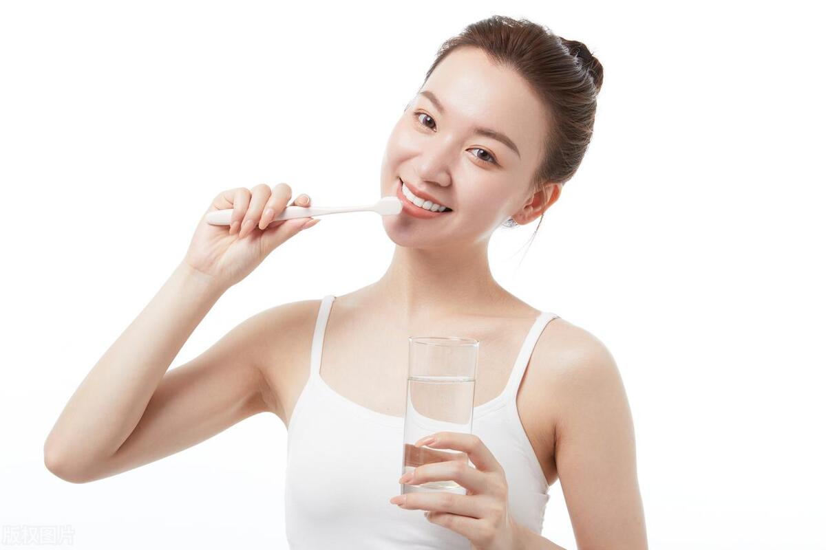 戒烟一个月后咳嗽，嘴里有异味怎么回事？与肺癌有关吗？一文解答