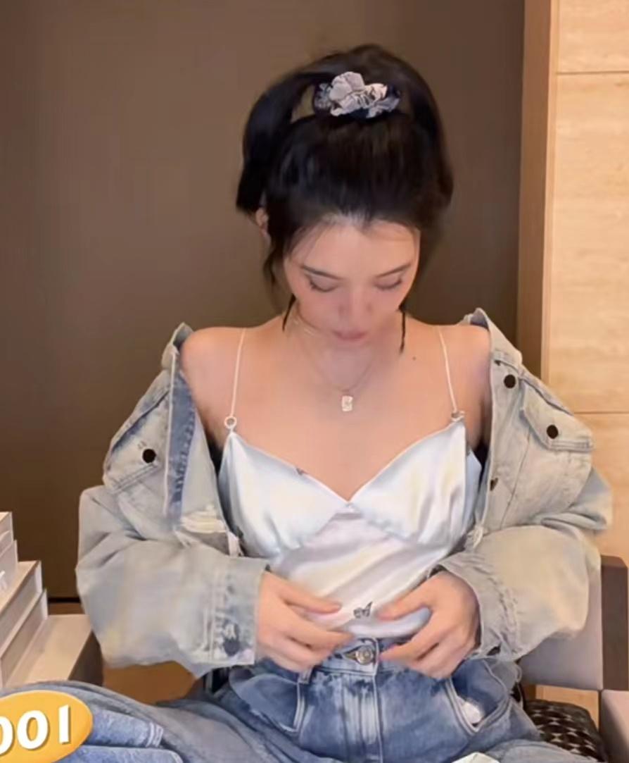 奚梦瑶晒高档丝绸睡衣,奚梦瑶晒买的4件睡衣