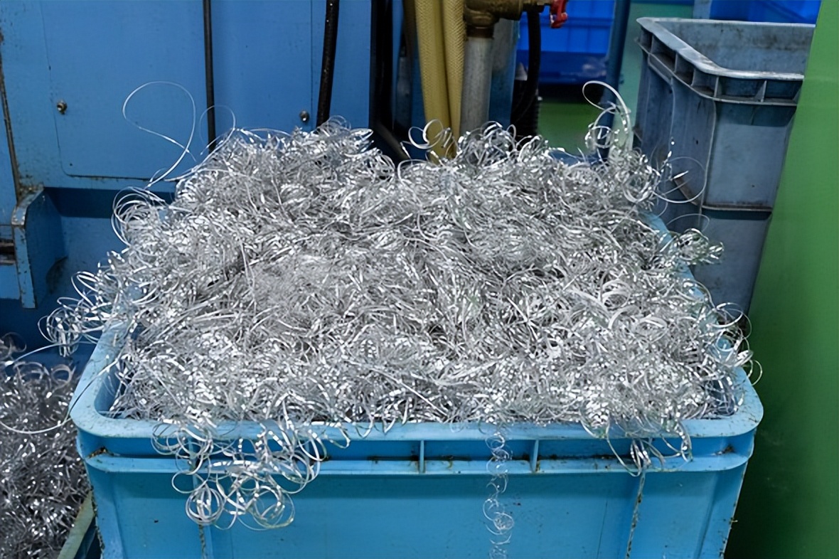 走进适马工厂，看看相机镜头是如何制造的？