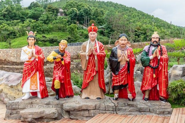 西游记中能体现唐僧领导力的故事,西游记描绘了唐僧的领导力的句子