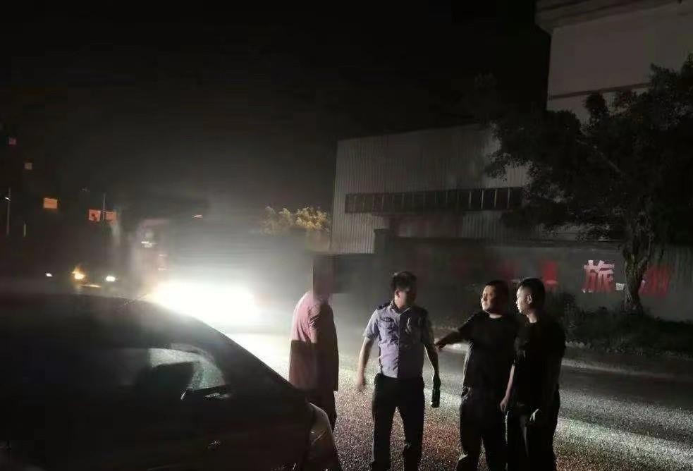 妻子出轨丈夫怒杀情妇然后自首,男子疑妻子出轨捅伤情夫获刑5年