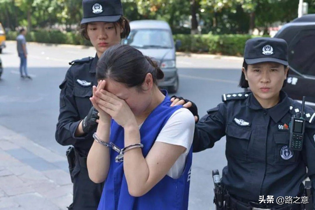 23年安徽高中女生被霸凌事件,一女生被多名同学霸凌