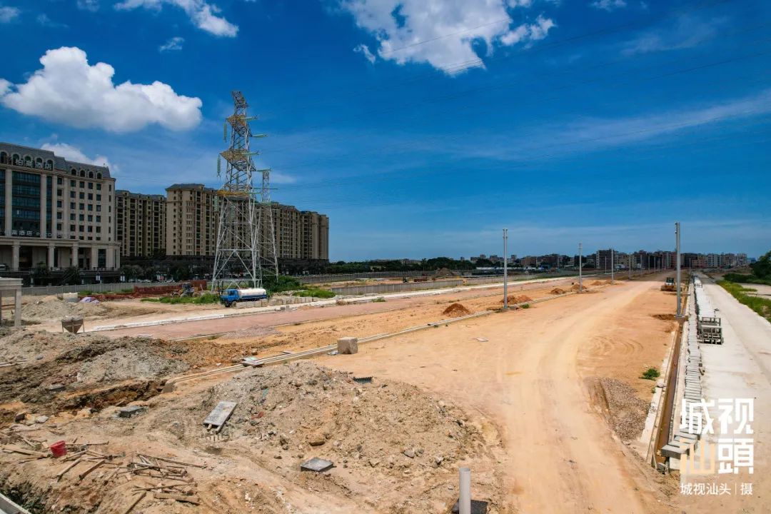 到了明年，就彻底不用忍受汕头站那几台制不冷的空调了？