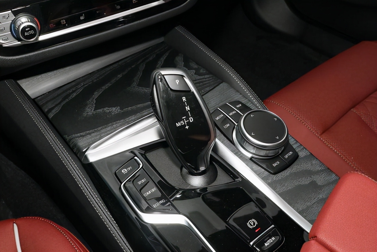 2021款宝马530li全款落地价,宝马530li2.0t值得购买吗